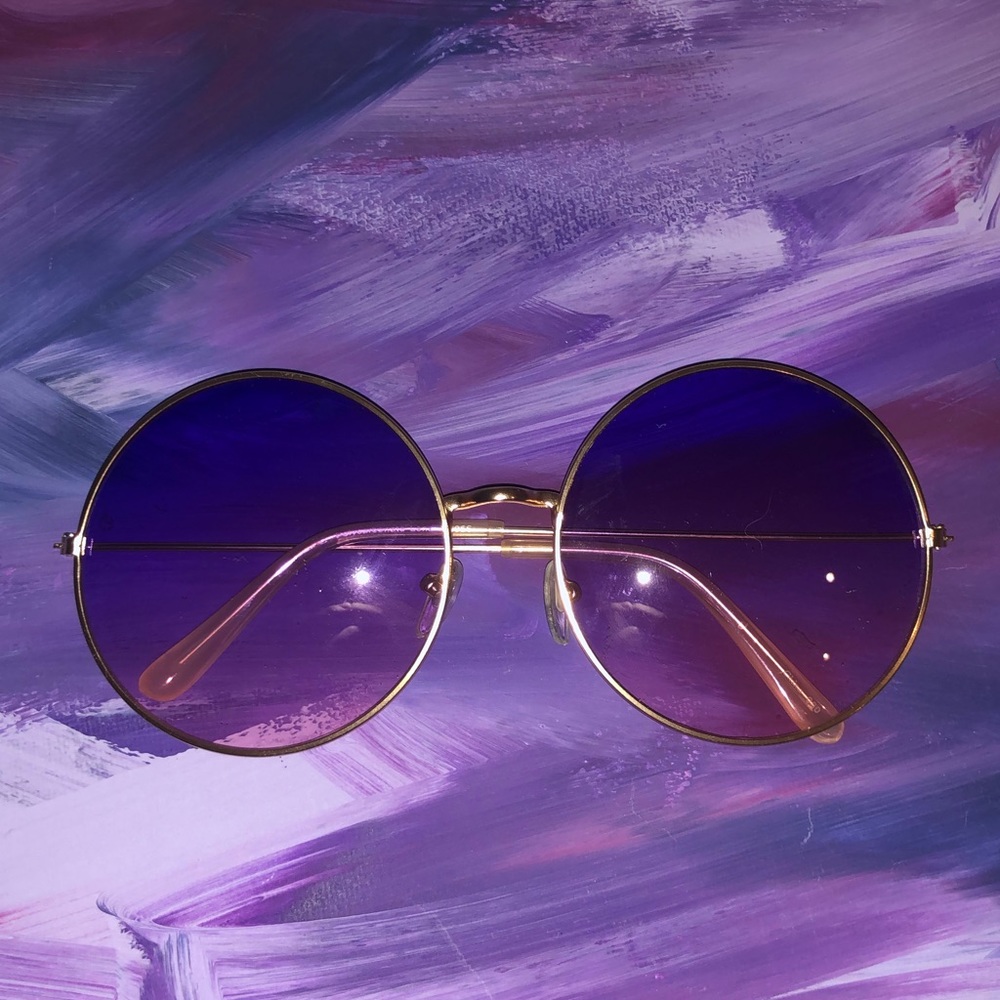 Large Gold Rim Circular Sunglasses